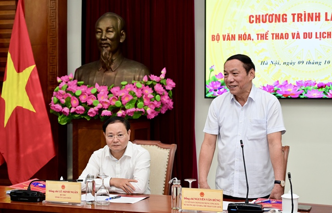 Bộ trưởng Nguyễn Văn Hùng làm việc với lãnh đạo tỉnh Lai Châu về phát triển sự nghiệp văn hóa trên địa bàn tỉnh - Ảnh 2. Bộ trưởng Nguyễn Văn Hùng làm việc với lãnh đạo tỉnh Lai Châu về phát triển sự nghiệp văn hóa trên địa bàn tỉnh - Ảnh 2.