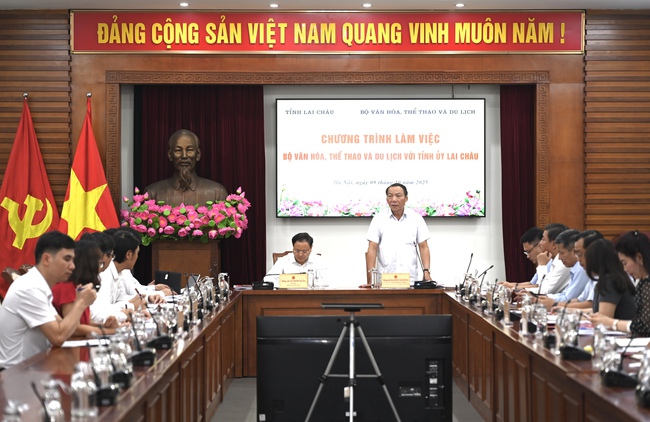 Bộ trưởng Nguyễn Văn Hùng làm việc với lãnh đạo tỉnh Lai Châu về phát triển sự nghiệp văn hóa trên địa bàn tỉnh - Ảnh 1. Bộ trưởng Nguyễn Văn Hùng làm việc với lãnh đạo tỉnh Lai Châu về phát triển sự nghiệp văn hóa trên địa bàn tỉnh - Ảnh 1.