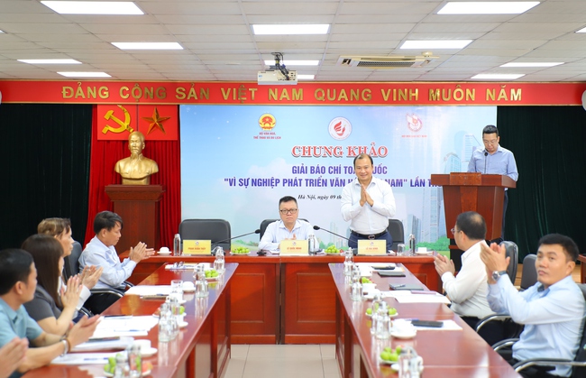 Thứ trưởng Thường trực Lê Hải Bình: Lựa chọn những tác phẩm xuất sắc trao giải Báo chí toàn quốc “Vì sự nghiệp phát triển Văn hóa Việt Nam” lần thứ Ba - Ảnh 1. Thứ trưởng Thường trực Lê Hải Bình: Lựa chọn những tác phẩm xuất sắc trao giải Báo chí toàn quốc “Vì sự nghiệp phát triển Văn hóa Việt Nam” lần thứ Ba - Ảnh 1.