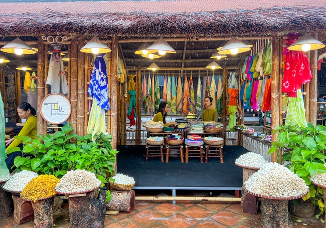 “Hội tụ di sản”: Lan tỏa giá trị truyền thống trong dòng chảy sáng tạo Thăng Long – Hà Nội - Ảnh 4. “Hội tụ di sản”: Lan tỏa giá trị truyền thống trong dòng chảy sáng tạo Thăng Long – Hà Nội - Ảnh 4.