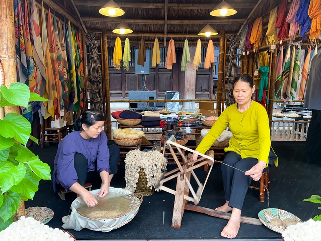 “Hội tụ di sản”: Lan tỏa giá trị truyền thống trong dòng chảy sáng tạo Thăng Long – Hà Nội - Ảnh 5. “Hội tụ di sản”: Lan tỏa giá trị truyền thống trong dòng chảy sáng tạo Thăng Long – Hà Nội - Ảnh 5.