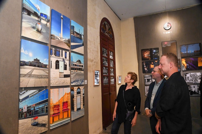 Photo Hanoi ’25 – Không gian đối thoại của nhiếp ảnh và sáng tạo đương đại - Ảnh 7. Photo Hanoi ’25 – Không gian đối thoại của nhiếp ảnh và sáng tạo đương đại - Ảnh 7.