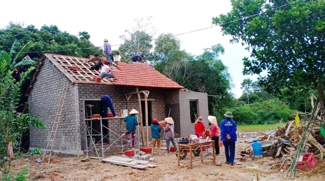 Tổ chức Hội nghị tổng kết Chương trình vận động, hỗ trợ xây dựng, sửa chữa nhà cho người có công, người nghèo, người có khó khăn về nhà ở trên địa bàn tỉnh Nghệ An - Ảnh 1. Tổ chức Hội nghị tổng kết Chương trình vận động, hỗ trợ xây dựng, sửa chữa nhà cho người có công, người nghèo, người có khó khăn về nhà ở trên địa bàn tỉnh Nghệ An - Ảnh 1.