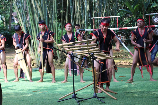 Độc đáo Lễ cúng giọt nước của dân tộc Ba Na tỉnh Gia Lai - Ảnh 5. Độc đáo Lễ cúng giọt nước của dân tộc Ba Na tỉnh Gia Lai - Ảnh 5.