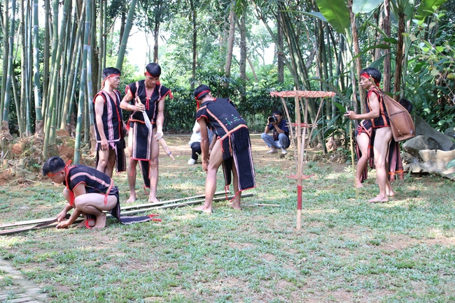 Độc đáo Lễ cúng giọt nước của dân tộc Ba Na tỉnh Gia Lai - Ảnh 2. Độc đáo Lễ cúng giọt nước của dân tộc Ba Na tỉnh Gia Lai - Ảnh 2.