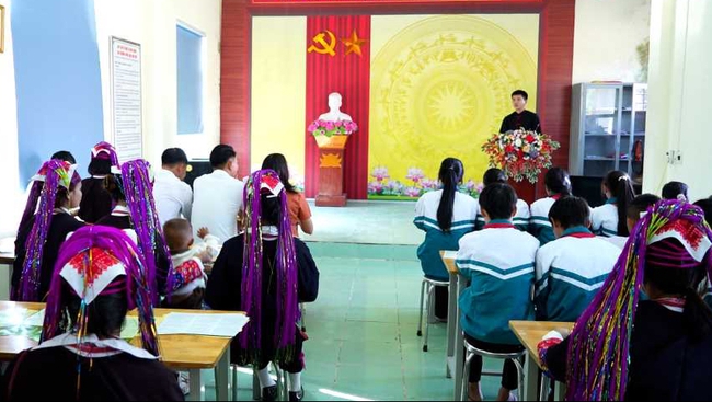 Bảo tồn, phát huy bản sắc văn hóa dân tộc góp phần phát triển kinh tế, giảm nghèo bền vững ở Quảng Ninh - Ảnh 2.