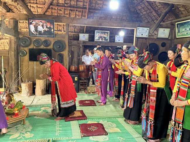 Nét đẹp văn hóa trong Lễ hội Pồn Pôông của đồng bào dân tộc Mường tỉnh Thanh Hóa - Ảnh 3.