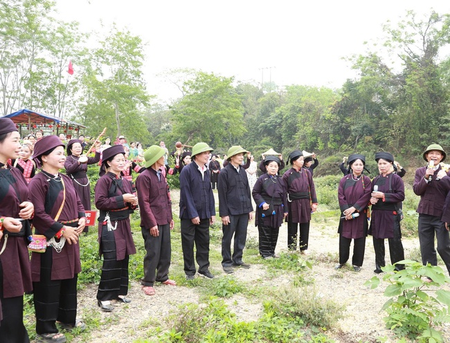 Gìn giữ và phát huy những giá trị văn hóa truyền thống độc đáo, tạo nên bản sắc riêng biệt ở Thái Nguyên - Ảnh 1. Gìn giữ và phát huy những giá trị văn hóa truyền thống độc đáo, tạo nên bản sắc riêng biệt ở Thái Nguyên - Ảnh 1.