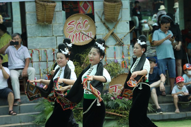 Đa dạng mô hình “giữ lửa” văn hóa dân tộc thiểu số - Ảnh 3.