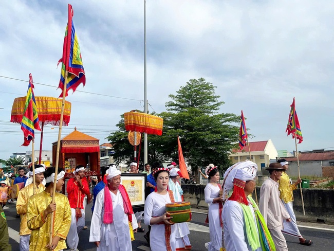 Lễ hội Katê 2025 - Khẳng định sức sống bền vững của văn hóa Chăm - Ảnh 1. Lễ hội Katê 2025 - Khẳng định sức sống bền vững của văn hóa Chăm - Ảnh 1.