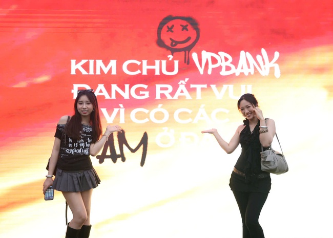 Hai đêm concert G-DRAGON tại Hà Nội: Kỷ lục mới của show quốc tế tại Việt Nam - Ảnh 4. Hai đêm concert G-DRAGON tại Hà Nội: Kỷ lục mới của show quốc tế tại Việt Nam - Ảnh 4.