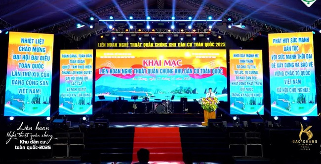 Khai mạc Liên hoan nghệ thuật quần chúng Khu dân cư toàn quốc năm 2025 - Ảnh 2. Khai mạc Liên hoan nghệ thuật quần chúng Khu dân cư toàn quốc năm 2025 - Ảnh 2.