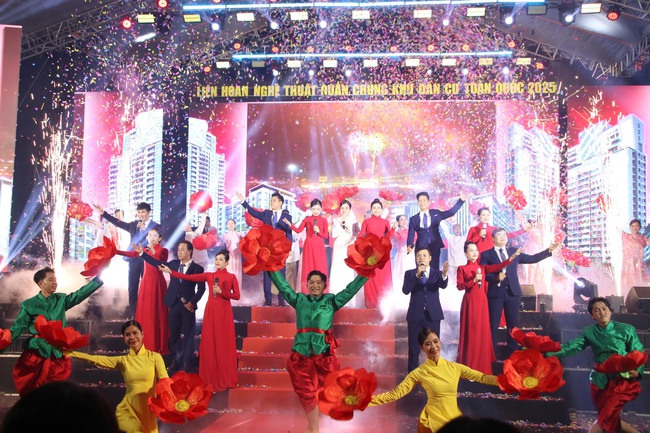 Liên hoan Nghệ thuật quần chúng khu dân cư toàn quốc: Lan tỏa mạnh mẽ phong trào văn hóa, văn nghệ ở cơ sở - Ảnh 1. Liên hoan Nghệ thuật quần chúng khu dân cư toàn quốc: Lan tỏa mạnh mẽ phong trào văn hóa, văn nghệ ở cơ sở - Ảnh 1.