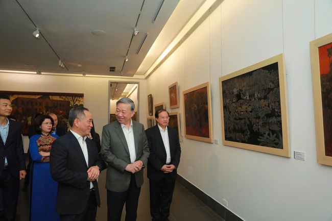 Tổng Bí thư Tô Lâm cùng Phu nhân thăm Bảo tàng Mỹ thuật Việt Nam - Ảnh 4. Tổng Bí thư Tô Lâm cùng Phu nhân thăm Bảo tàng Mỹ thuật Việt Nam - Ảnh 4.