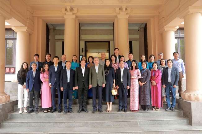 Tổng Bí thư Tô Lâm cùng Phu nhân thăm Bảo tàng Mỹ thuật Việt Nam - Ảnh 6. Tổng Bí thư Tô Lâm cùng Phu nhân thăm Bảo tàng Mỹ thuật Việt Nam - Ảnh 6.