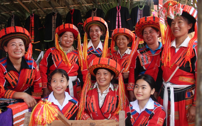 Bảo tồn và phát huy kho tàng văn hóa phong phú, đậm bản sắc của dân tộc Pà Thẻn - Ảnh 3. Bảo tồn và phát huy kho tàng văn hóa phong phú, đậm bản sắc của dân tộc Pà Thẻn - Ảnh 3.