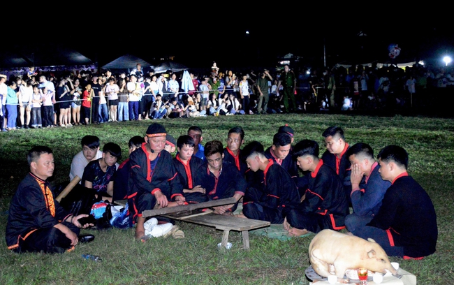 Bảo tồn và phát huy kho tàng văn hóa phong phú, đậm bản sắc của dân tộc Pà Thẻn - Ảnh 4. Bảo tồn và phát huy kho tàng văn hóa phong phú, đậm bản sắc của dân tộc Pà Thẻn - Ảnh 4.