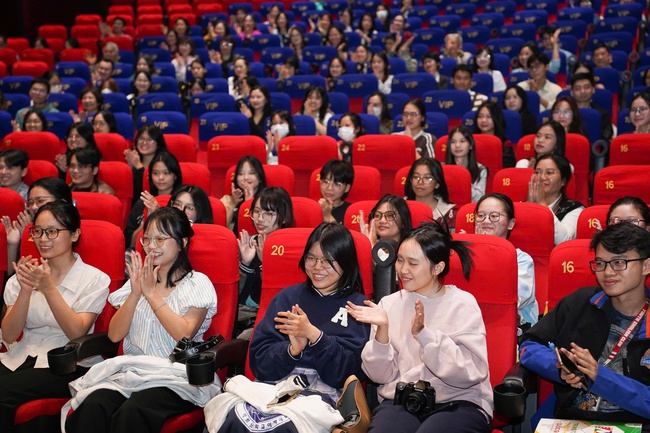 Khai mạc Tuần phim chào mừng Liên hoan Phim Việt Nam lần thứ XXIV - Ảnh 4. Khai mạc Tuần phim chào mừng Liên hoan Phim Việt Nam lần thứ XXIV - Ảnh 4.