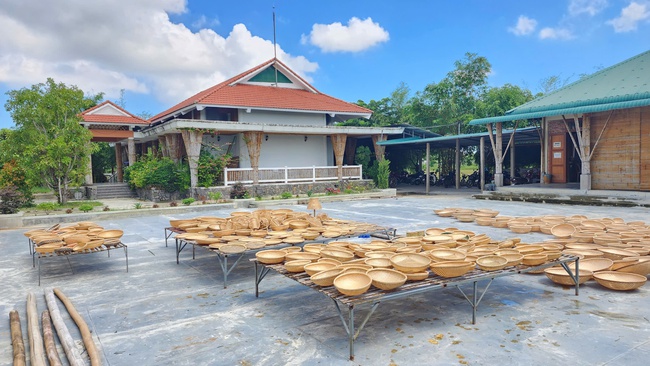 Giữ nghề truyền thống kết hợp phát triển du lịch tại làng nghề Bao La - Ảnh 1. Giữ nghề truyền thống kết hợp phát triển du lịch tại làng nghề Bao La - Ảnh 1.