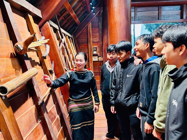 Ra mắt không gian Nhà dài Êđê và tái hiện Lễ lên nhà mới - Ảnh 2. Ra mắt không gian Nhà dài Êđê và tái hiện Lễ lên nhà mới - Ảnh 2.