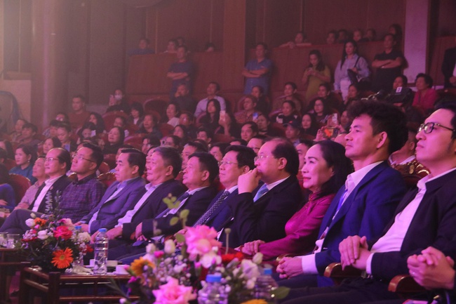 Khai mạc Liên hoan Tuồng và Dân ca kịch toàn quốc 2025 - Ảnh 2.