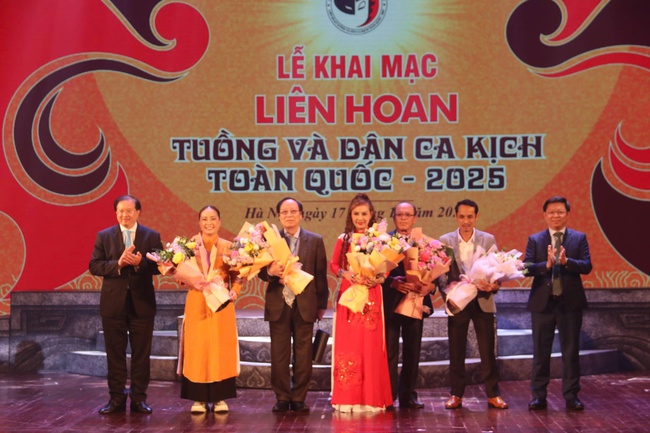 Khai mạc Liên hoan Tuồng và Dân ca kịch toàn quốc 2025 - Ảnh 3.