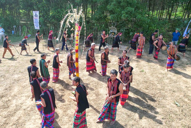 Tăng cường liên kết vùng và phát huy vai trò hệ thống chính trị cơ sở: Hướng đi mới trong công tác giảm nghèo bền vững - Ảnh 3. Tăng cường liên kết vùng và phát huy vai trò hệ thống chính trị cơ sở: Hướng đi mới trong công tác giảm nghèo bền vững - Ảnh 3.