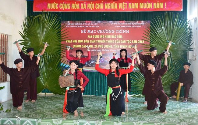 Lan tỏa bản sắc múa dân gian Cao Lan - Ảnh 2.