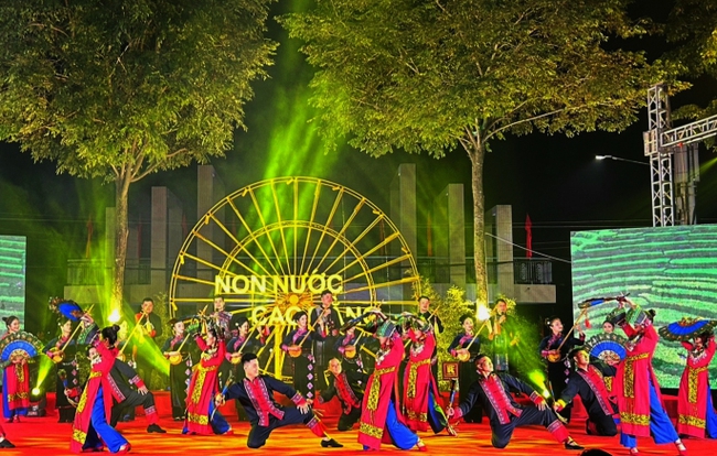 Cao Bằng: Công tác tổ chức, quản lý lễ hội và bắn pháo hoa được thực hiện nền nếp, đúng quy định - Ảnh 1.