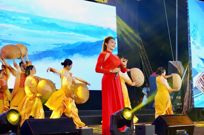 Đà Nẵng lan tỏa giá trị văn hóa cộng đồng tại Liên hoan nghệ thuật quần chúng Khu dân cư toàn quốc 2025 - Ảnh 3.