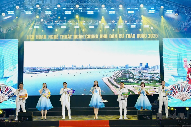 Đà Nẵng lan tỏa giá trị văn hóa cộng đồng tại Liên hoan nghệ thuật quần chúng Khu dân cư toàn quốc 2025 - Ảnh 2.