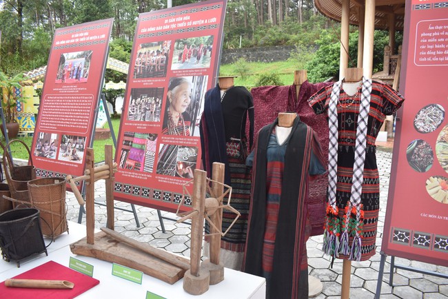 Nhìn nhận lợi thế, phát triển du lịch vùng núi phía Tây TP Huế - Ảnh 2.