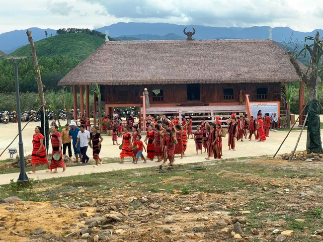 Nhìn nhận lợi thế, phát triển du lịch vùng núi phía Tây TP Huế - Ảnh 12.