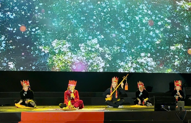 Sắc màu văn hóa Quảng Ninh tại Liên hoan Nghệ thuật quần chúng Khu dân cư toàn quốc 2025 - Ảnh 3. Sắc màu văn hóa Quảng Ninh tại Liên hoan Nghệ thuật quần chúng Khu dân cư toàn quốc 2025 - Ảnh 3.