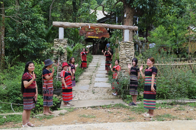 Nhìn nhận lợi thế, phát triển du lịch vùng núi phía Tây TP Huế - Ảnh 3.