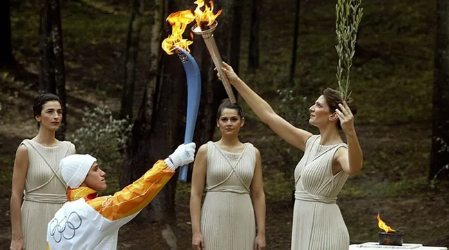 Công bố hành trình rước ngọn đuốc Olympic Mùa đông 2026 - Ảnh 1.