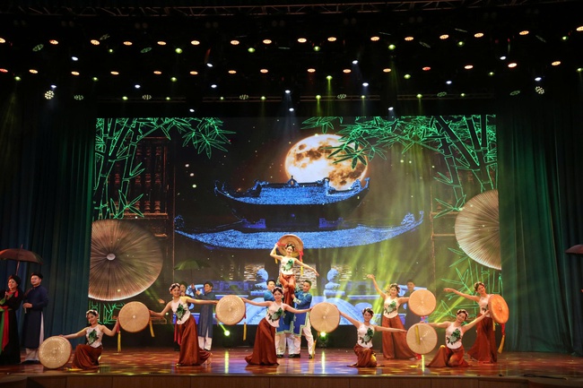 Trao hơn 100 giải thưởng tại Liên hoan Chèo toàn quốc - 2025 - Ảnh 5.