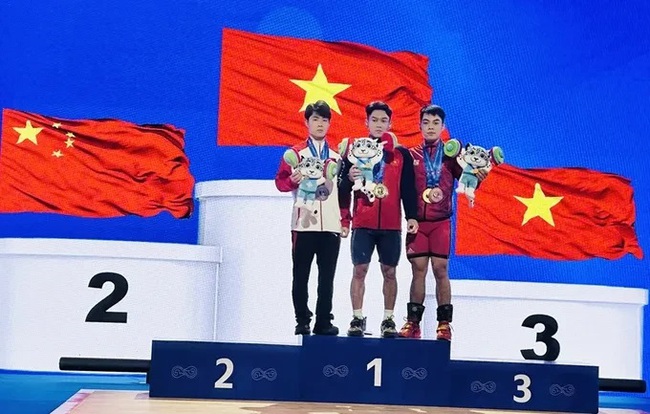 Tặng Huân chương Lao động cho 53 HLV, VĐV đạt thành tích cao - Ảnh 1. Tặng Huân chương Lao động cho 53 HLV, VĐV đạt thành tích cao - Ảnh 1.