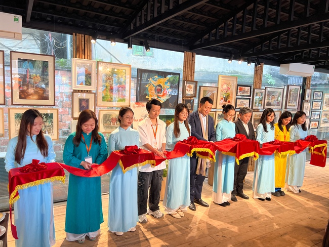 "Hà Nội thanh tân" - cầu nối giữa nghệ thuật đương đại và di sản - Ảnh 2. "Hà Nội thanh tân" - cầu nối giữa nghệ thuật đương đại và di sản - Ảnh 2.