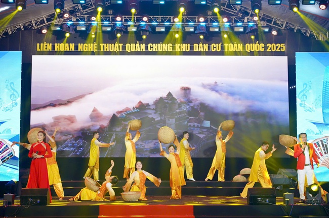 Dấu ấn từ Liên hoan nghệ thuật quần chúng Khu dân cư toàn quốc năm 2025 - Ảnh 1.