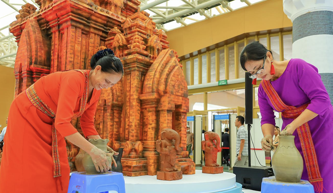 Khánh Hòa: Phát triển du lịch văn hóa góp phần nâng cao sinh kế cho cộng đồng - Ảnh 2.