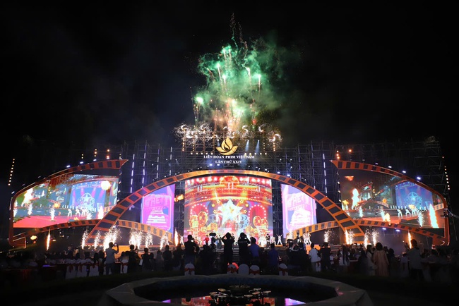 Khai mạc Liên hoan Phim Việt Nam lần thứ XXIV: Khẳng định vị thế sự kiện Điện ảnh quốc gia - Ảnh 1.