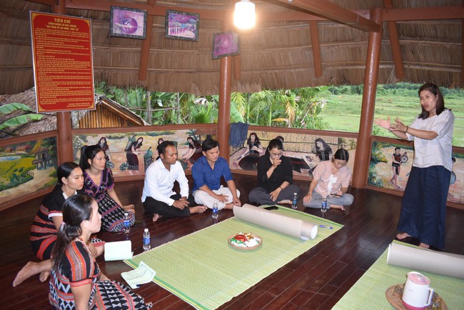 Gìn giữ văn hóa đồng bào Cơ Tu, tạo sinh kế từ du lịch cộng đồng - Ảnh 13.