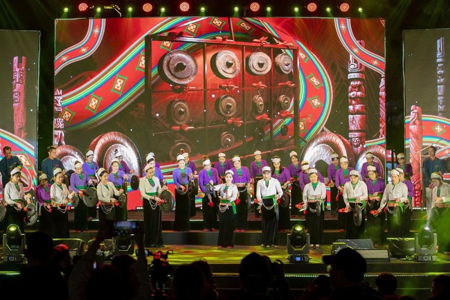 Rực rỡ sắc màu văn hóa dân tộc Mường giữa lòng Thủ đô Hà Nội - Ảnh 4.