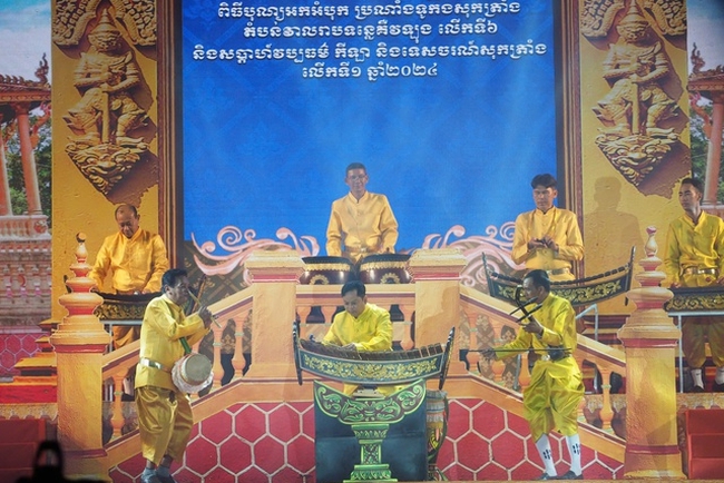 Cần Thơ: Bảo tồn và phát huy giá trị văn hóa vật thể và phi vật thể của các dân tộc thiểu số - Ảnh 1.