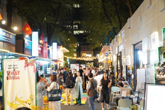 Thành phố Hồ Chí Minh đón 8,5 triệu lượt khách quốc tế đến trong năm 2025 - Ảnh 3. Thành phố Hồ Chí Minh đón 8,5 triệu lượt khách quốc tế đến trong năm 2025 - Ảnh 3.