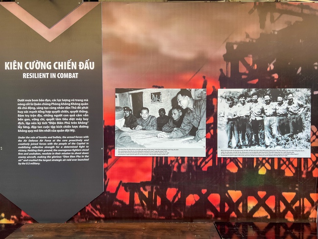 Tái hiện hào khí Điện Biên Phủ trên không qua trưng bày "Khát vọng hòa bình" - Ảnh 5. Tái hiện hào khí Điện Biên Phủ trên không qua trưng bày "Khát vọng hòa bình" - Ảnh 5.