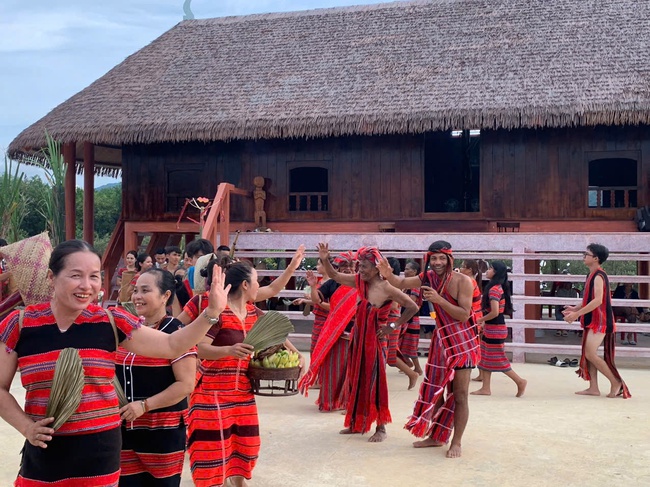Linh thiêng A Riêu Car, "đại lễ" của đồng bào Pa Cô - Ảnh 2. Linh thiêng A Riêu Car, "đại lễ" của đồng bào Pa Cô - Ảnh 2.