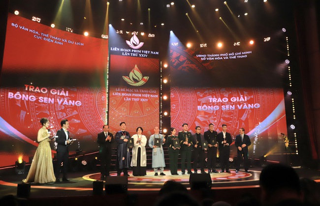 Bế mạc và trao giải Liên hoan Phim Việt Nam lần thứ XXIV - Ảnh 13. Bế mạc và trao giải Liên hoan Phim Việt Nam lần thứ XXIV - Ảnh 13.