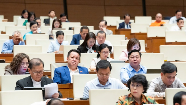 Kiến nghị bổ sung quy định về quyền được bảo vệ an toàn của nhà báo khi tác nghiệp - Ảnh 2. Kiến nghị bổ sung quy định về quyền được bảo vệ an toàn của nhà báo khi tác nghiệp - Ảnh 2.